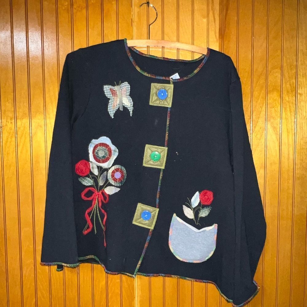 Blair Button front applique jacket sz medium